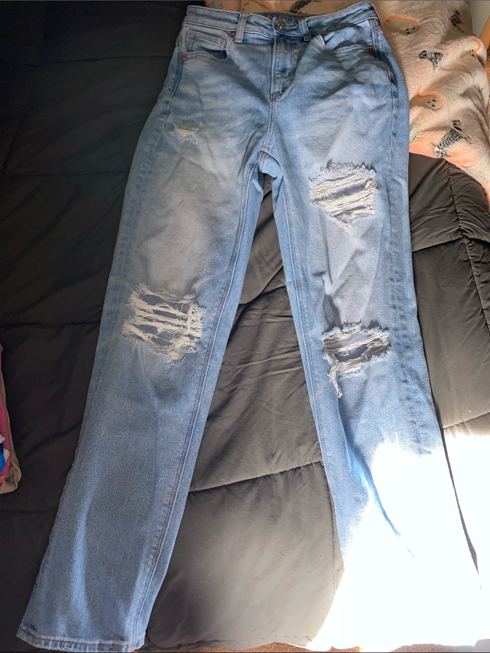 American Eagle Mom Straight Jean